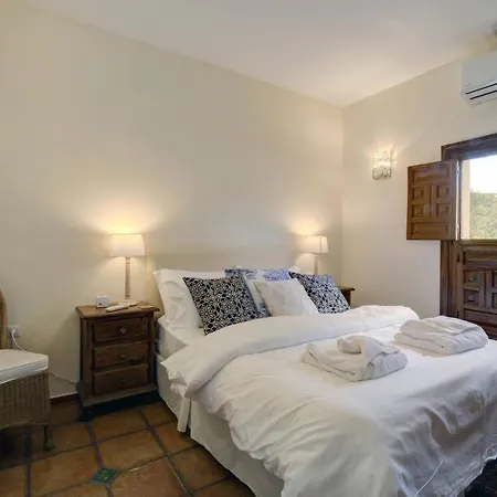 Private 10 Bedroom Nr Marbella, Candela Гостевой дом