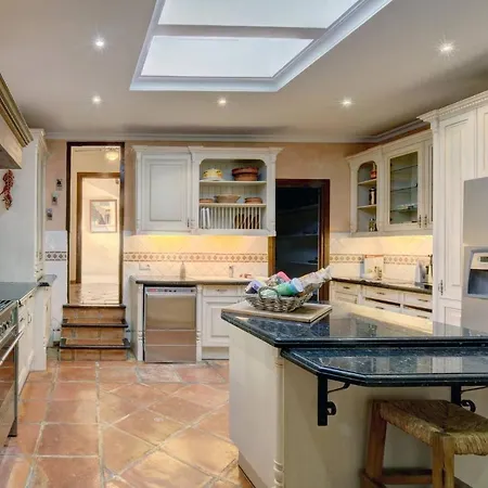Private 10 Bedroom Nr Marbella, Candela * Бенахавис