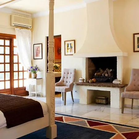Private 10 Bedroom Nr Marbella, Candela Гостевой дом