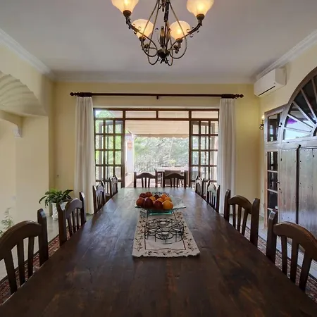 Private 10 Bedroom Nr Marbella, Candela *