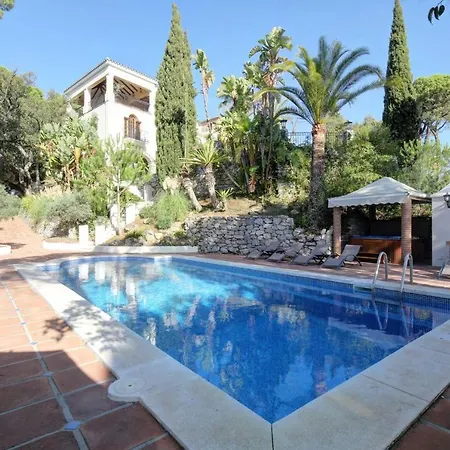 Private 10 Bedroom Nr Marbella, Candela Гостевой дом *