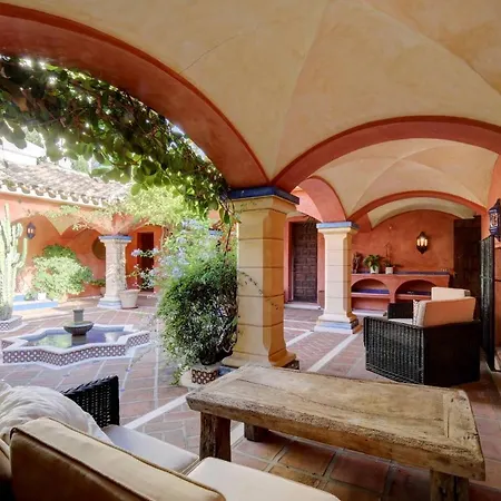 Private 10 Bedroom Nr Marbella, Candela