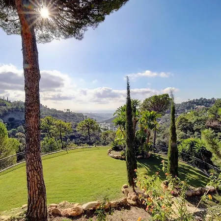 Private 10 Bedroom Nr Marbella, Candela Гостевой дом Бенахавис