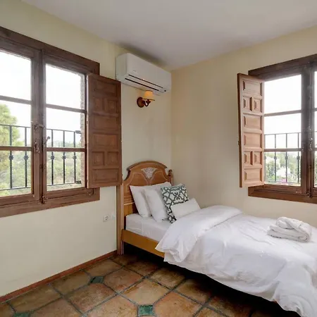 Pensión Private 10 Bedroom Nr Marbella, Candela
