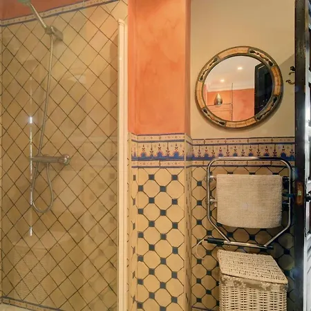 Private 10 Bedroom Nr Marbella, Candela Pensión